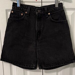 Vintage Levi’s 550 Relaxed Fit Black Denim Women's Shorts Sz 7